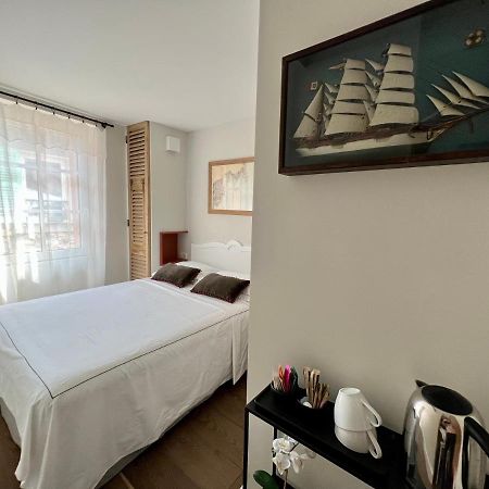 昂蒂布Les Petits Volets 2住宿加早餐旅馆 外观 照片